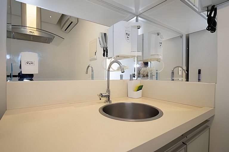 Studio com academia moderna no Saint Morritz