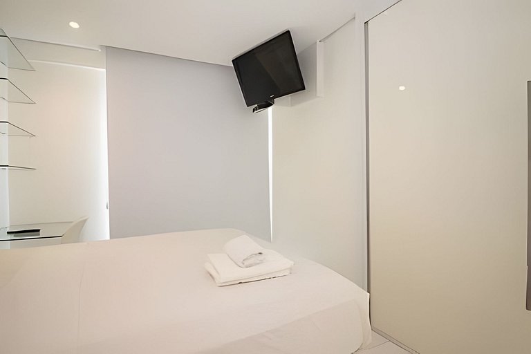 Studio com academia moderna no Saint Morritz