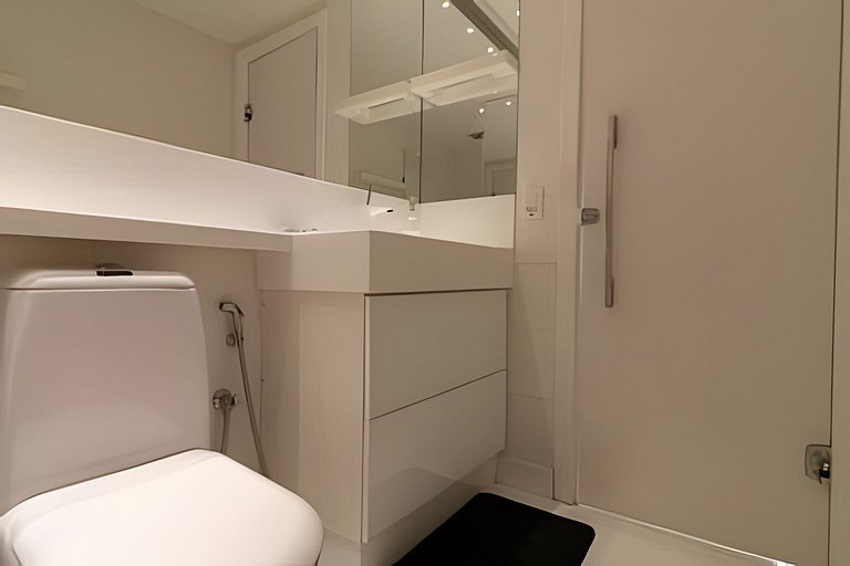 Apto com cama casal no Saint Moritz