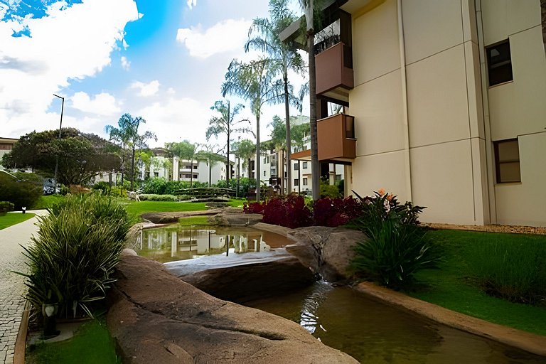 Aproveite piscina e conforto no Life Resort