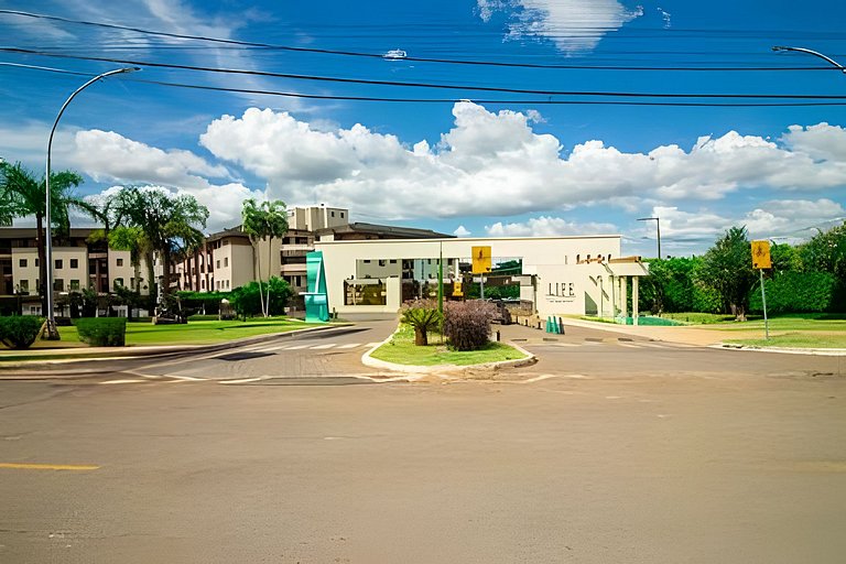 Apto em região privilegiada no Life Resort