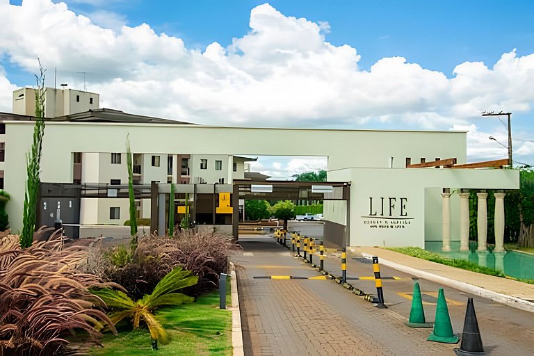 Apto a beira do lago no Life Resort