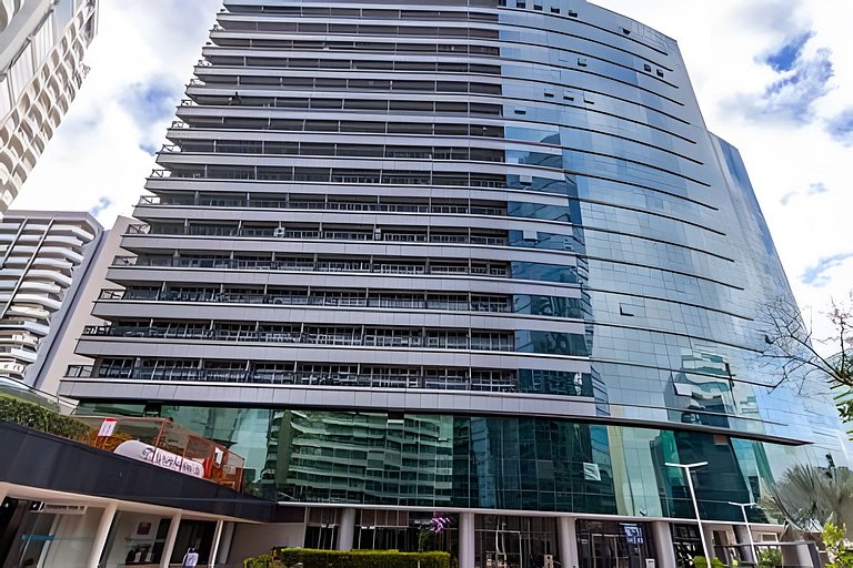 Apto com estacionamento no Edifício Fusion