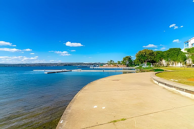 Apartamento beira lago no Premier