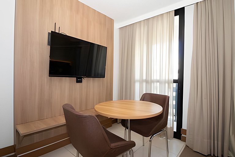 Studio completo localizado no Athos Bulcão