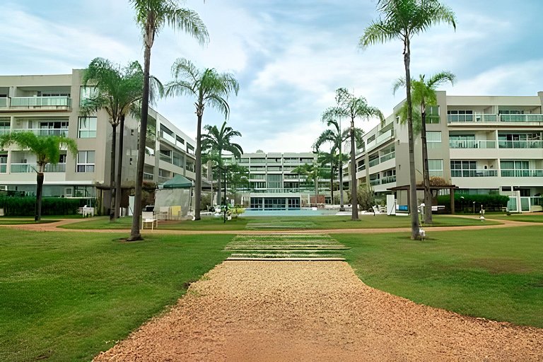 Apto com acesso a piscina no Brisas do Lago