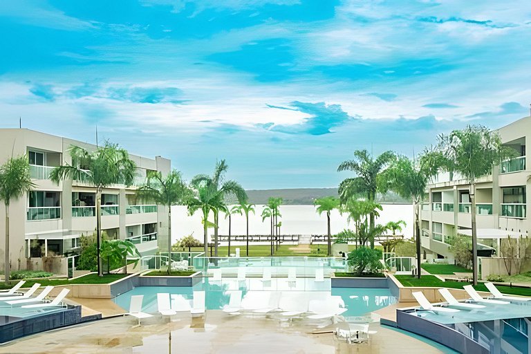 Apto com acesso a piscina no Brisas do Lago