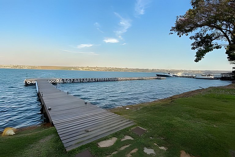 Apto com estacionamento no Lake View Hotel