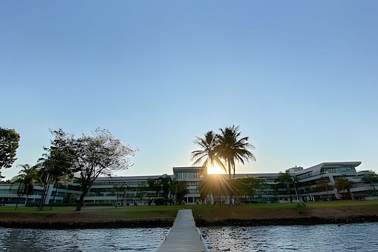 Apto com estacionamento no Lake View Hotel
