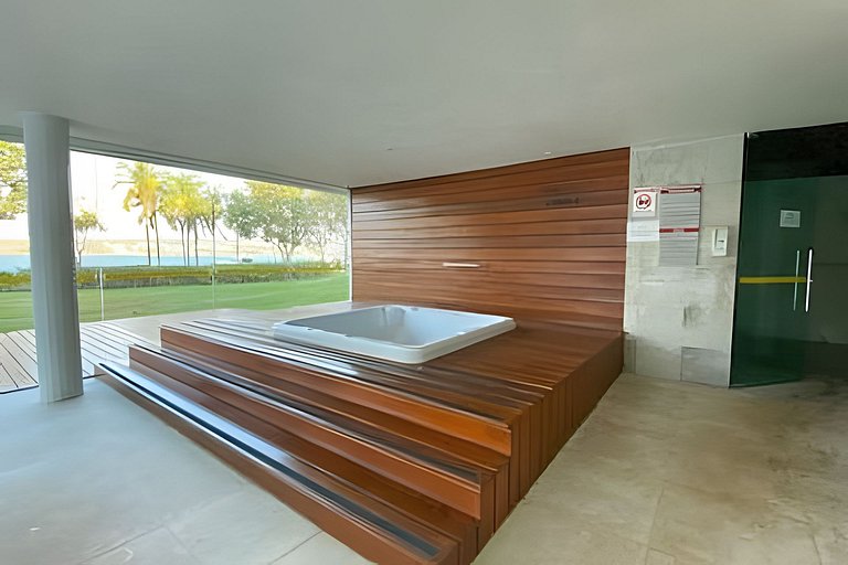 Apto com estacionamento no Lake View Hotel